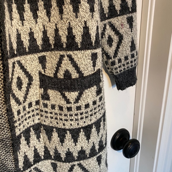 Monteau Hooded Cardigan with Pockets - Picture 4 of 7